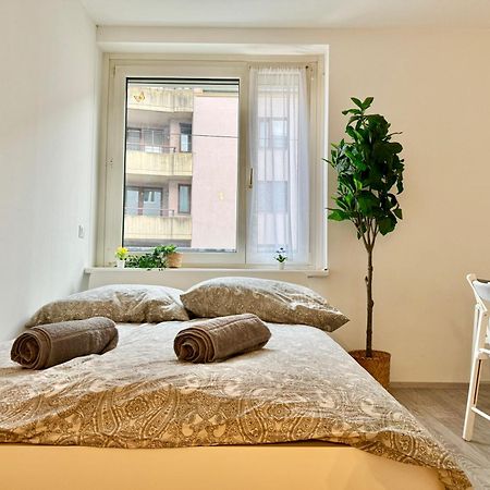 Stylish Schonbrunn Apartments With Free Parking Viena Exterior foto